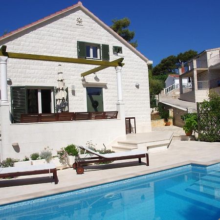 Holiday Home Nevista Sumartin Exterior foto