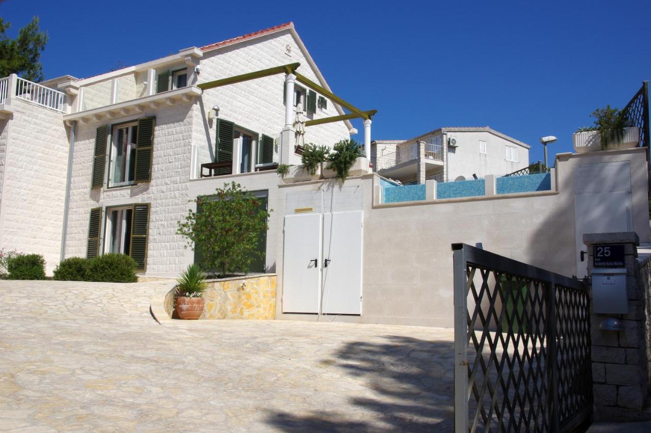 Holiday Home Nevista Sumartin Exterior foto