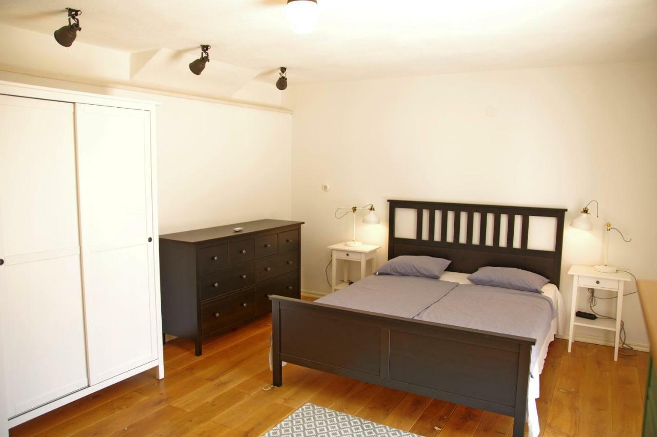 Holiday Home Nevista Sumartin Exterior foto