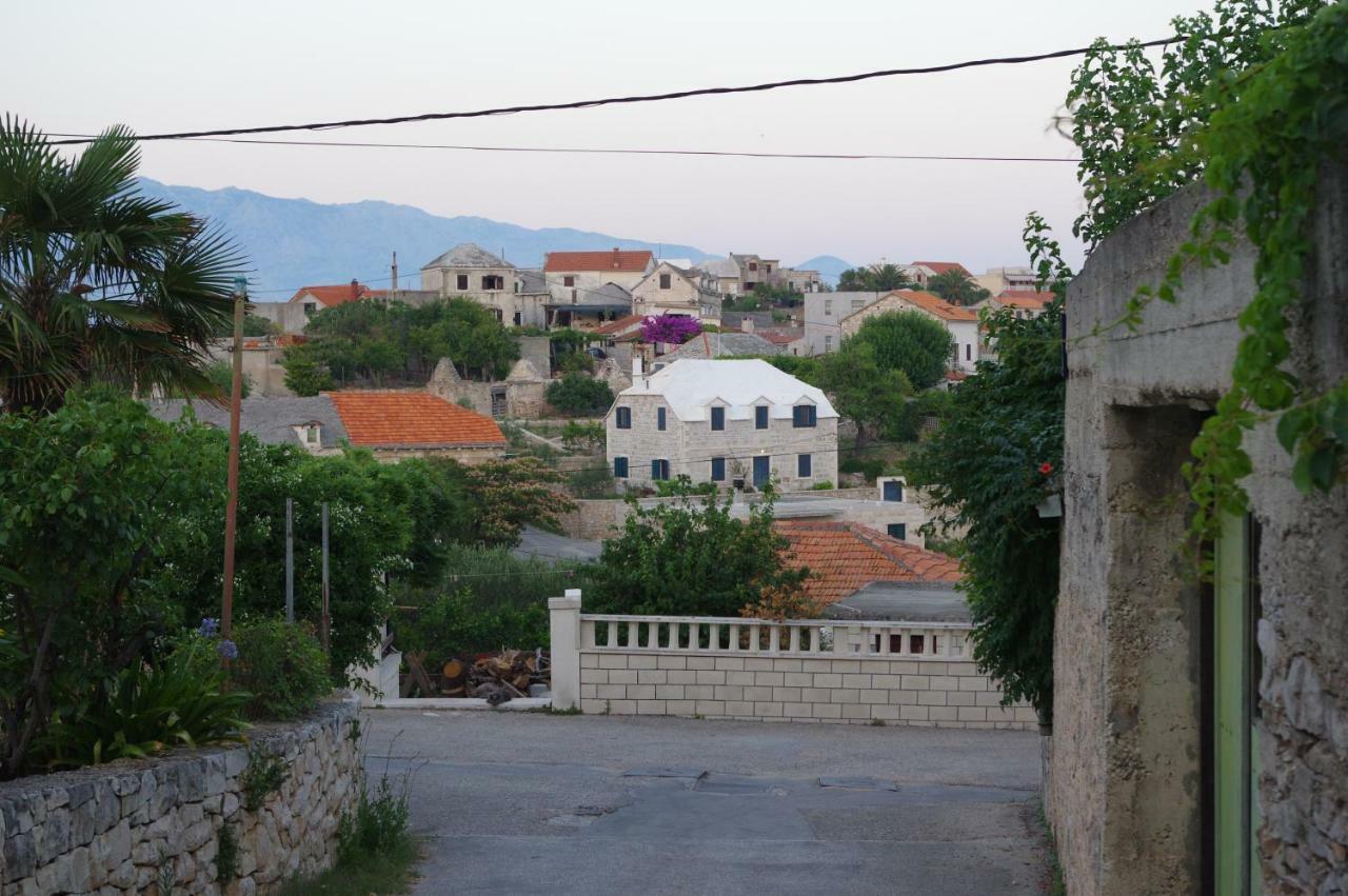 Holiday Home Nevista Sumartin Exterior foto