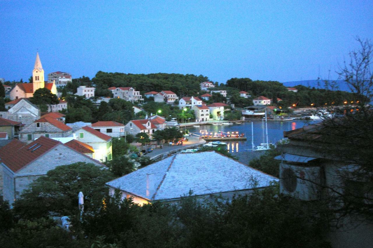 Holiday Home Nevista Sumartin Exterior foto